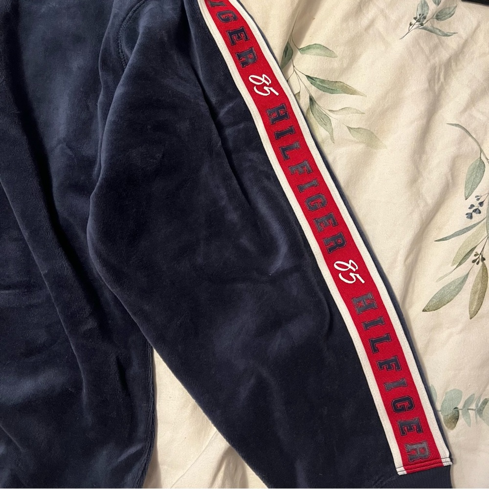 ‼️SOLD‼️ Tommy Hilfiger Navy Sport Hoodie - Picture 6 of 10